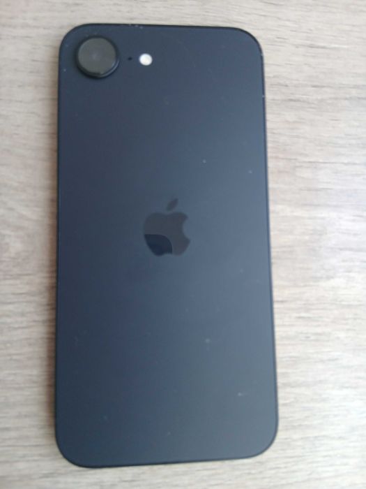 iPhone 16 Е използван 1 месец