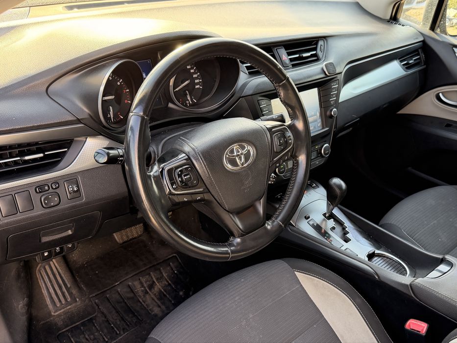 TOYOTA Avensis 2016 — imagine 5