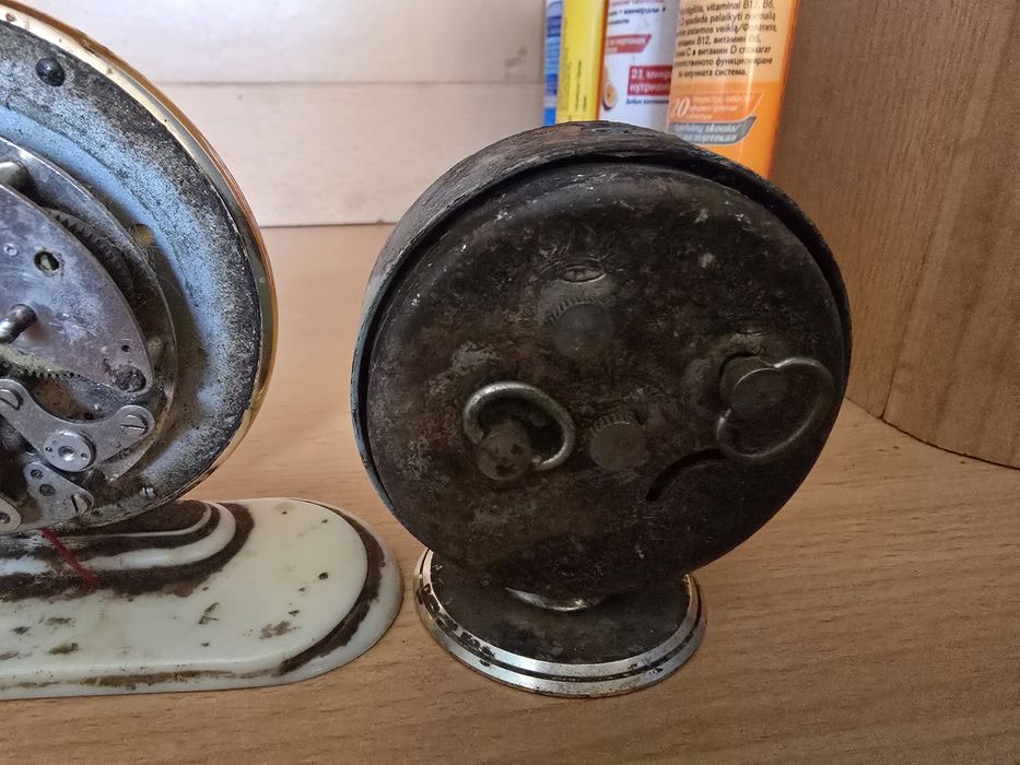 Продавам Будилници  Слава