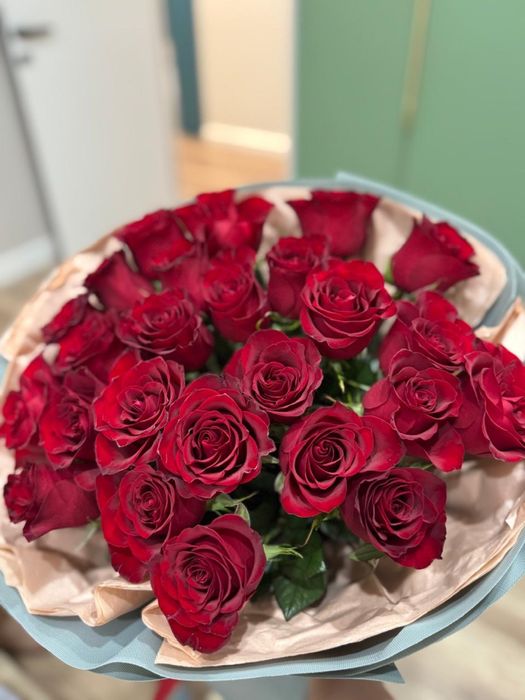 Обьемный букет 25шт розы всего за 7000тг