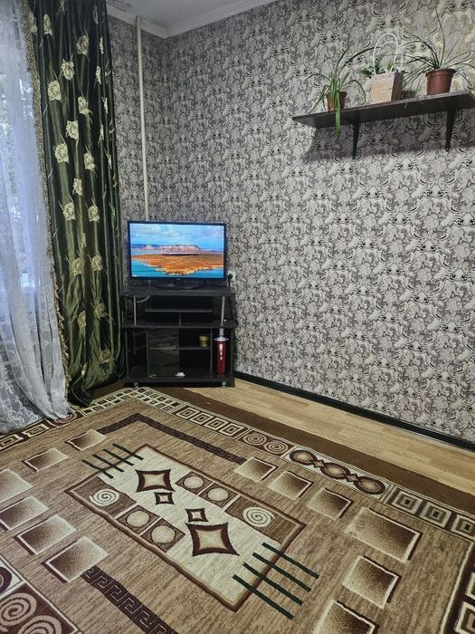 Продаю 1/1/4,бывшиео бщежитие. ТТЗ. Ахмад Югнаки! Начало массива,!