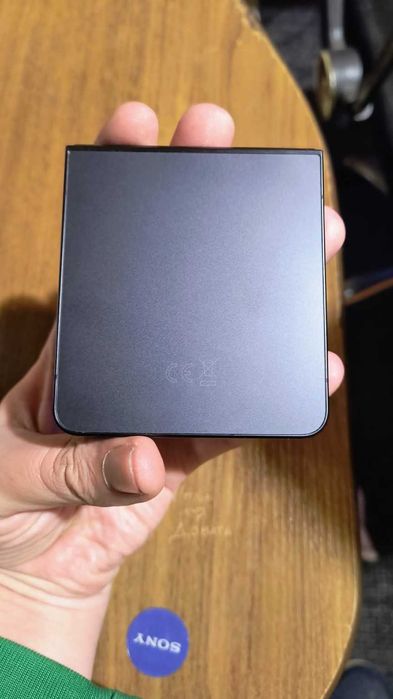 Samsung Galaxy Z Flip 7 512GB / 12GB RAM BLACK – КАТО НОВ, ГАРАНЦИЯ A1