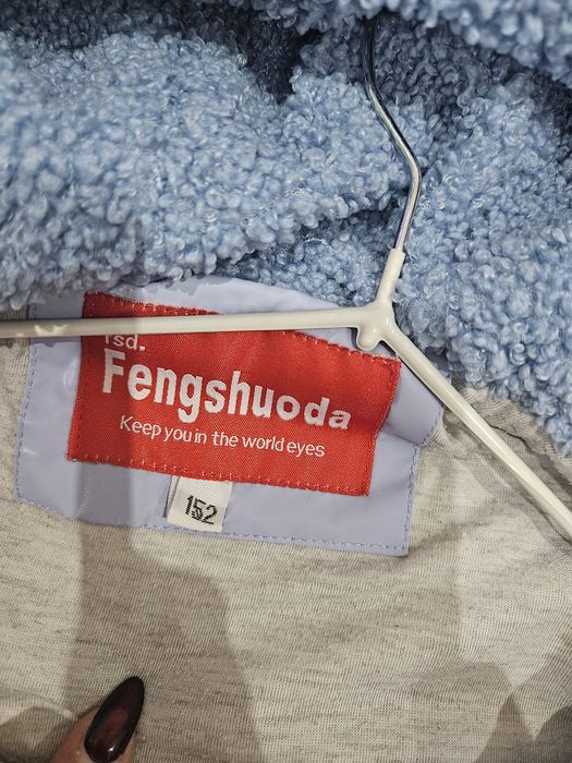 Продам куртку для девочки