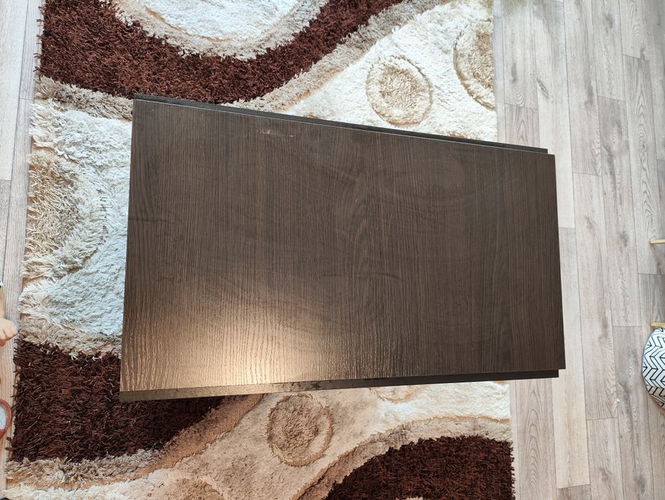 Коричневый раскладной стол