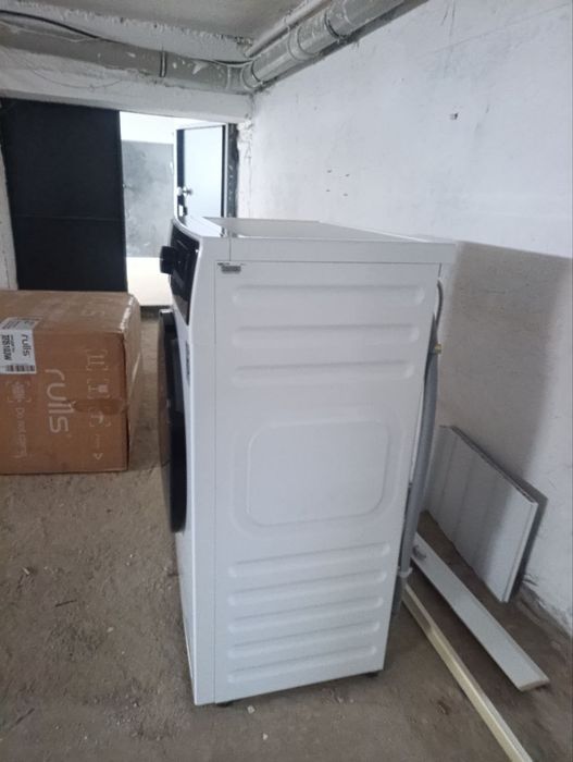 Kir moshina sotiladi