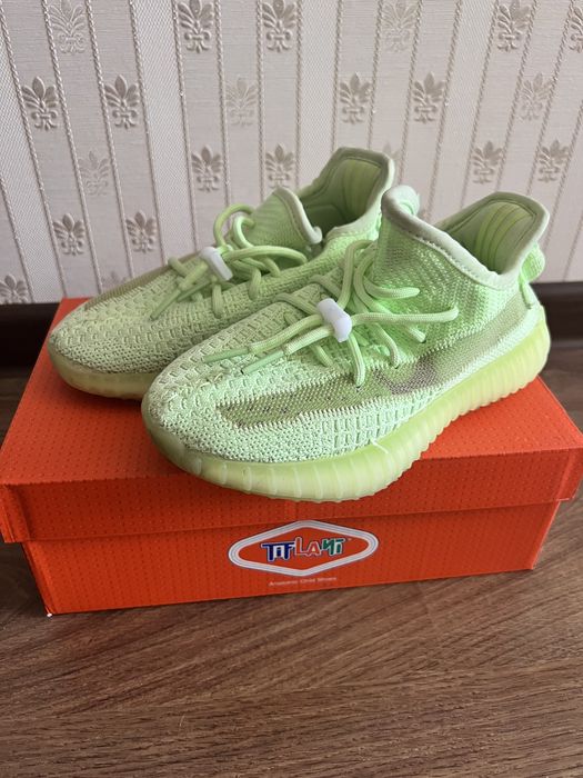 Кроссовки детские