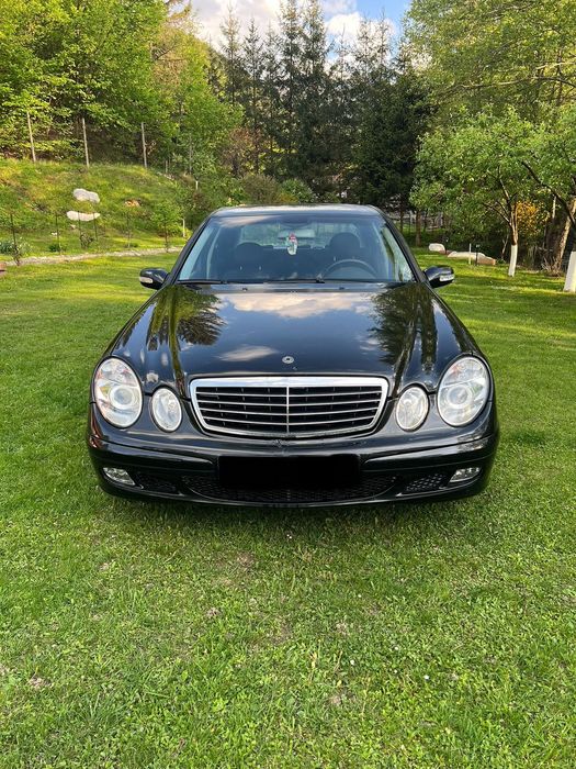 Mercedes-Benz E Mercedes-Benz E200