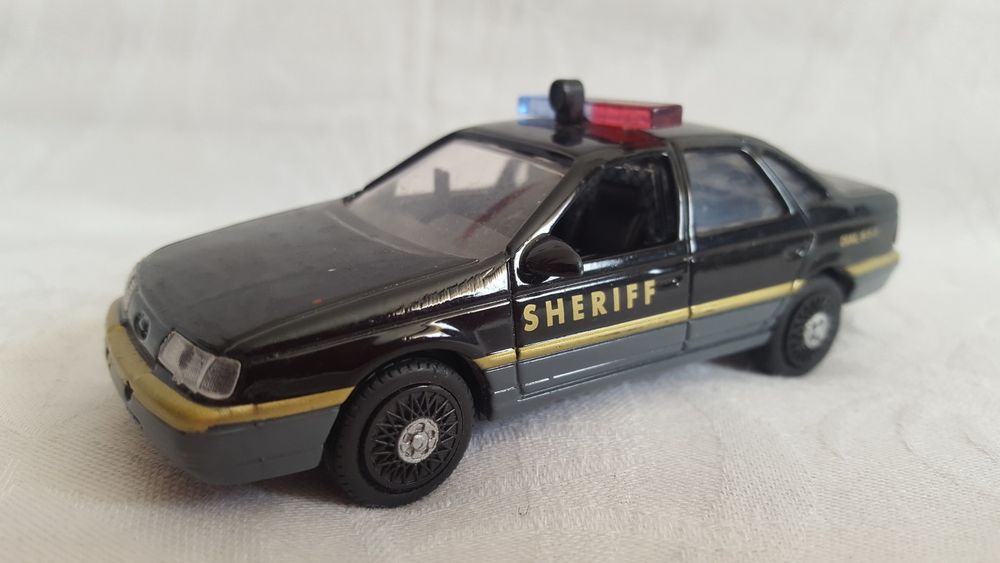 Macheta Ford Taurus LX 1986 Scara 1:43