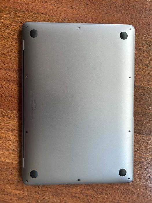 MacBook Air 13" M1 2020 – 8GB RAM / 256GB SSD + încărcător