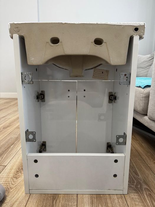 Водоустойчив комплект шкаф с огледало, мивка и батерия за баня