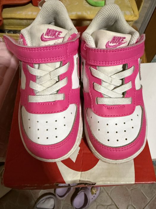 Розови Маратонки nike за момиче
