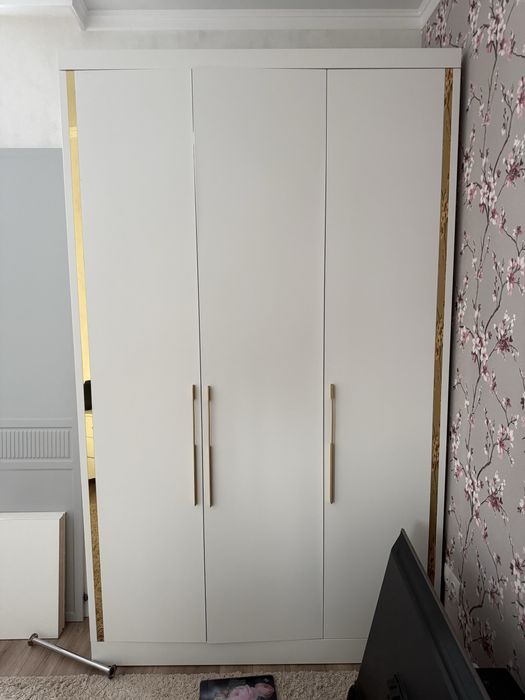 Продам шкаф и кровать вместе