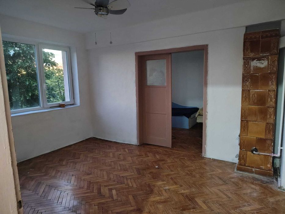 Persoana fizica vand apartament cu 2 camere
