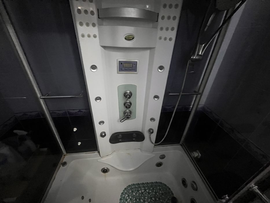 Душевая кабина продается