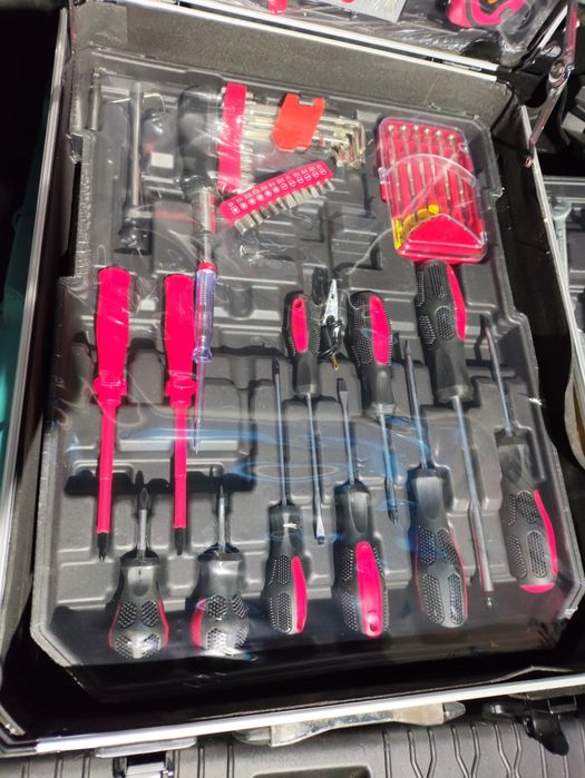 Набор инструментов универсальный