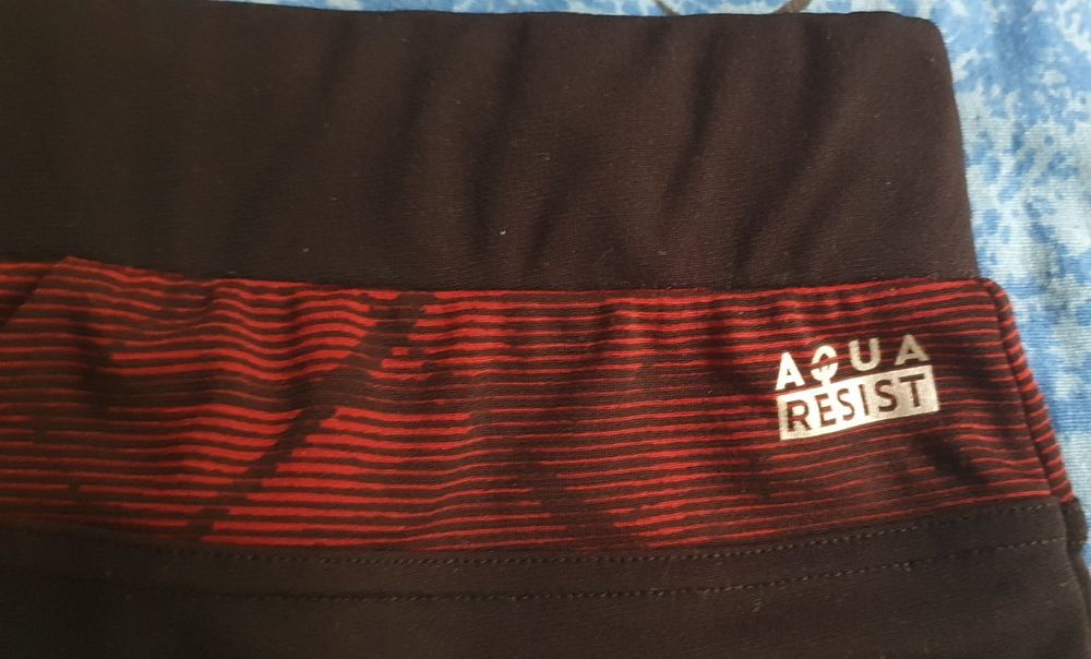 Ocazie Set Slip  Nabaiji + bluza protectie solara Olaian 9-10 ani,