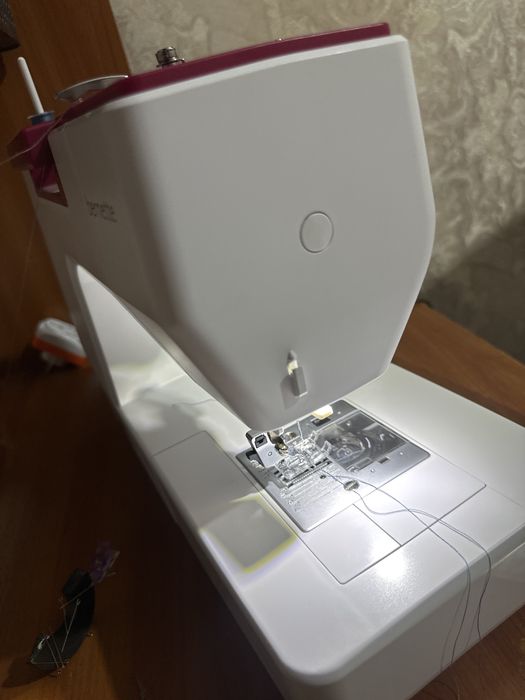 Продается швейная машинка bernette sew&go 7