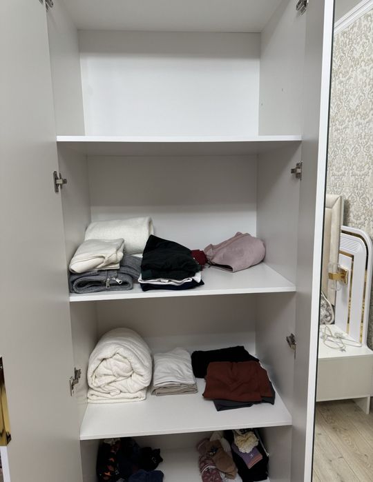 Срочно продается Шкаф