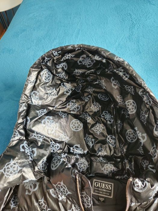 Зимно яке Guess-ново