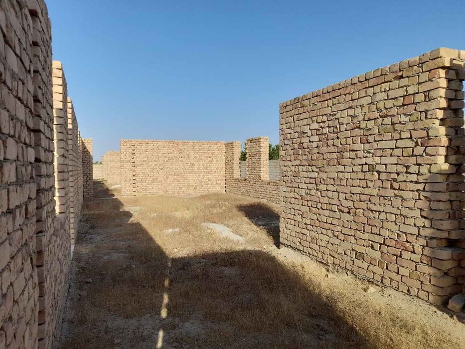 Qurilish tugatilmagan noturar bino sotiladi