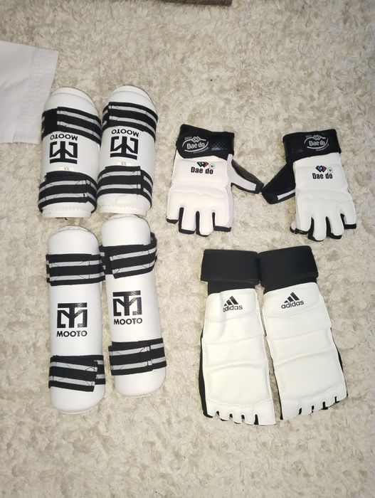 Продается кимано для каратэ и доброе для таэквондо