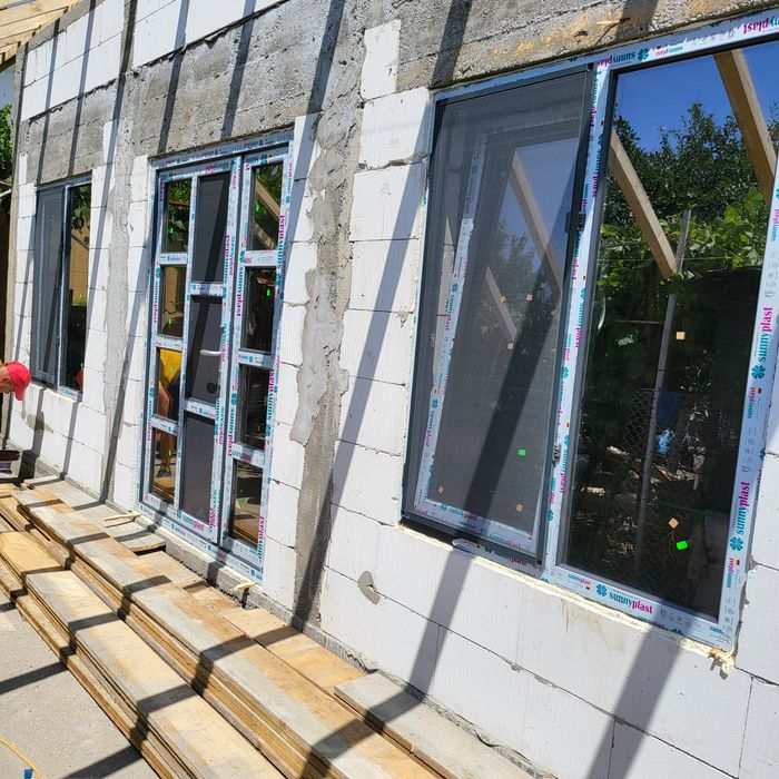 Termopane usi de garaj rulouri veranda balcon