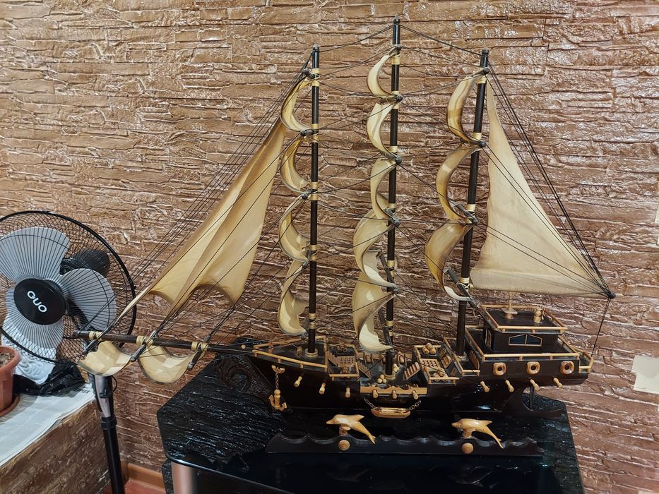 Кораблик парусный.