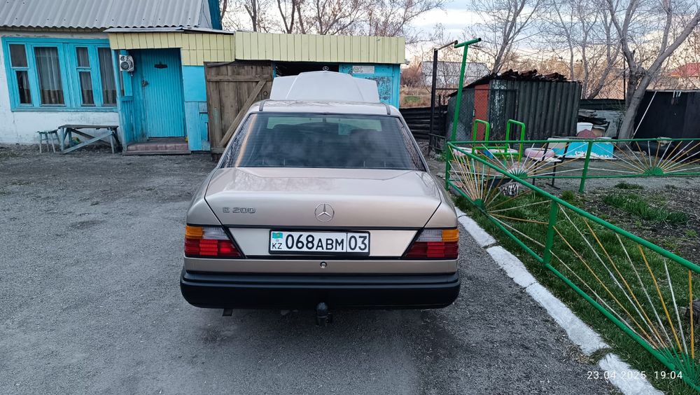 Mercedes Benz W124