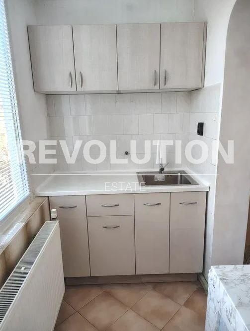 Дава се под наем Тристаен апартамент в Варна, Аспарухово - 65 кв.м за 398.82 € - Снимка #1