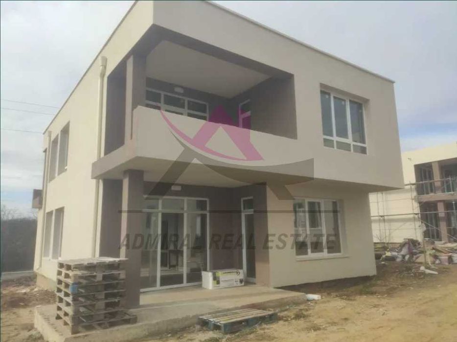 Продава се Къща в Варна, м-т Боровец - юг - 200 кв.м за 1500 €/кв.м - Снимка #1