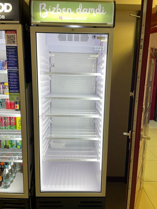 Холодильник витринный KLEO VS 550