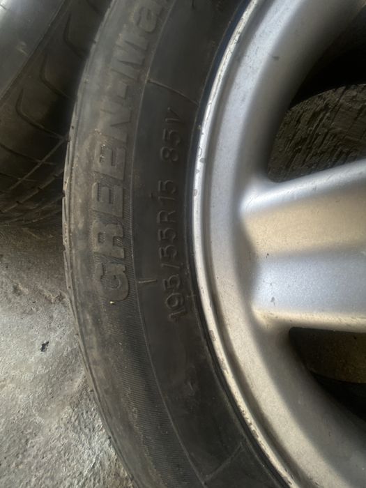 Диск и покрышка сатылады R 15 .