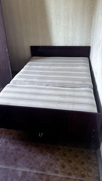 Продаются шкаф и кроваты