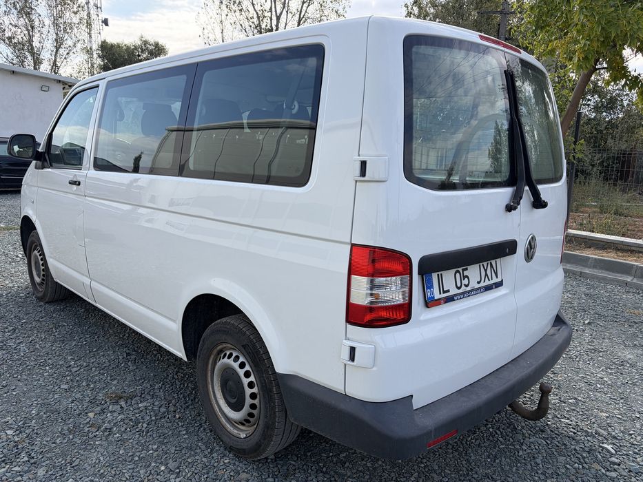 VW Transporter T5 (2011) 8+1 locuri - ideal Familie/Transport