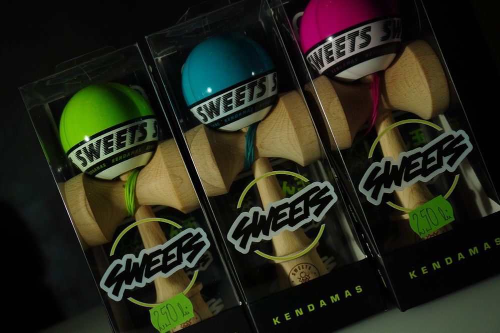 Kendama originala Sweets Starter sigilate