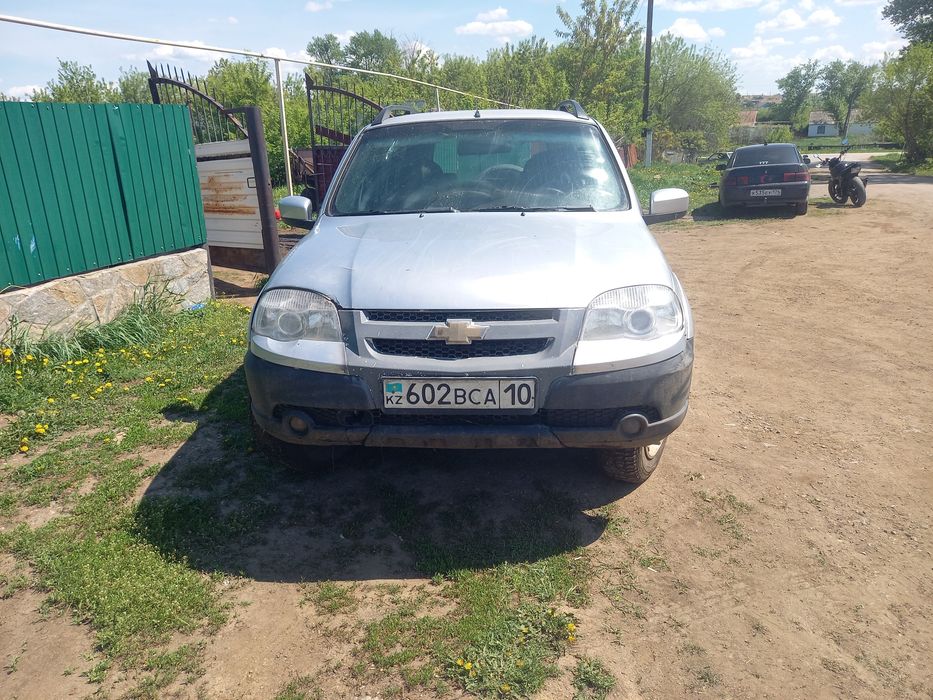 Продам нива шевроле 2013 года