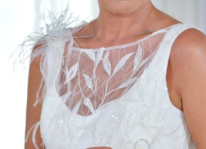 Rochie de mireasa cu pene de strut si paiete  - marimea L