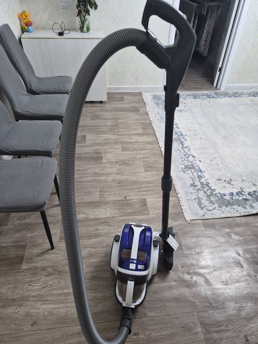 Продаю пылесос почти новый