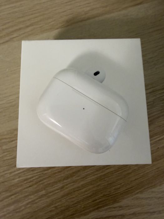 Продам Apple Airpods Pro 2