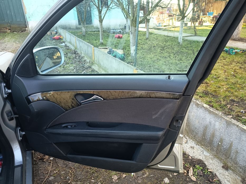 Dezmembrez Mercedes Benz W211 E class 220 CDI