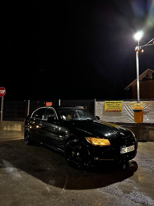 Vând BMW E90 318d facelift