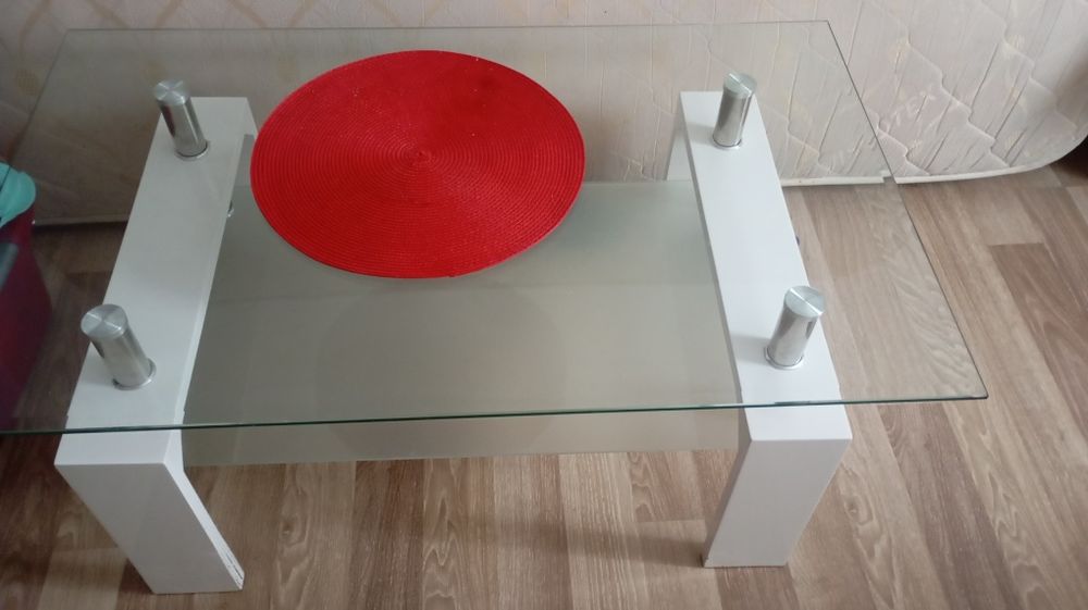 Vând măsuță de sticla