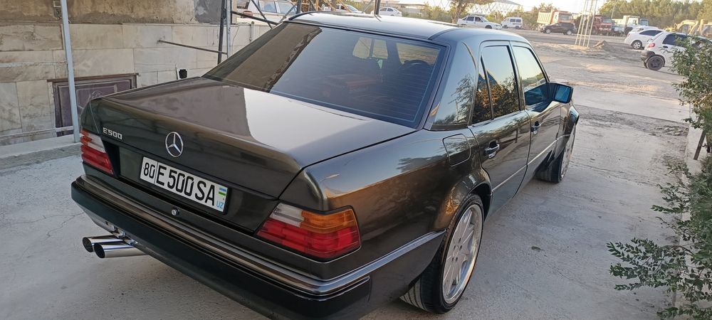 Mersedes bens.      E500