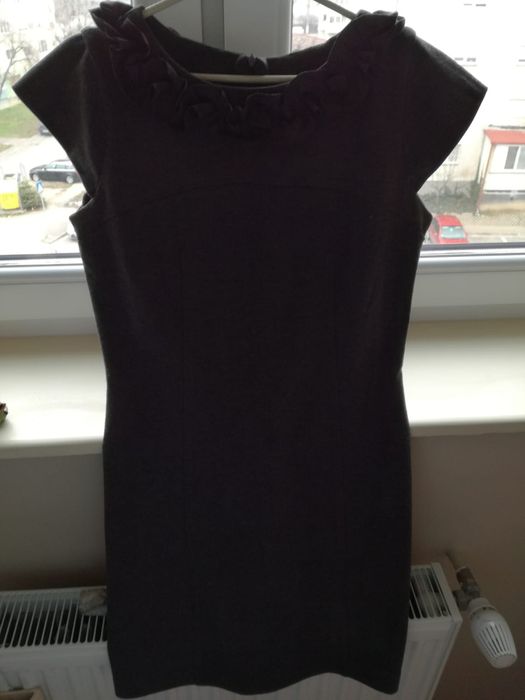 Rochita cu fermoar in spate