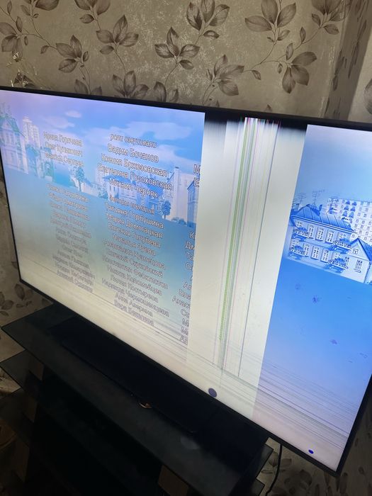Продам телевизор Samsung 127 см с дефектом экрана,возможно на запчасти