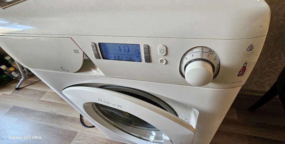 ARISTON AVD 109 8кг. инверторен мотор