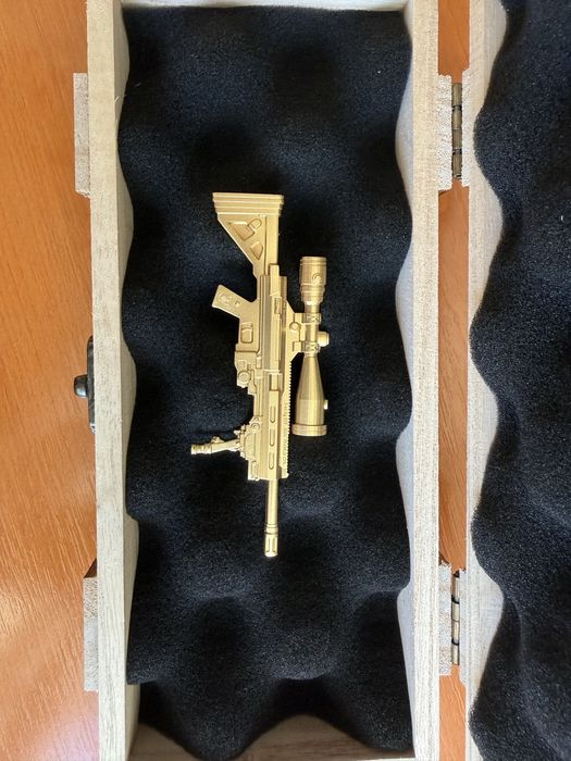 Сребърни монети 1 oz Niue-StarWars/2 oz с 24kпозлата-Deadliest Weapon AG47