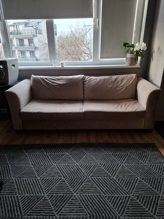 Диван,  триместен