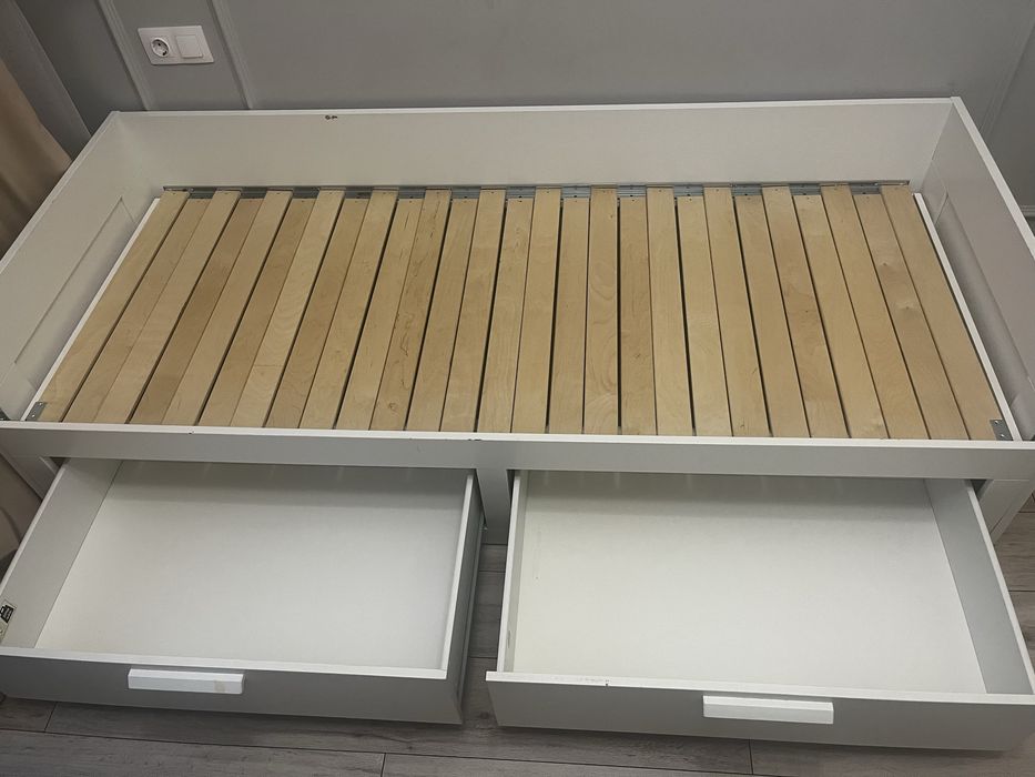 Кровать Ikea Бримнес