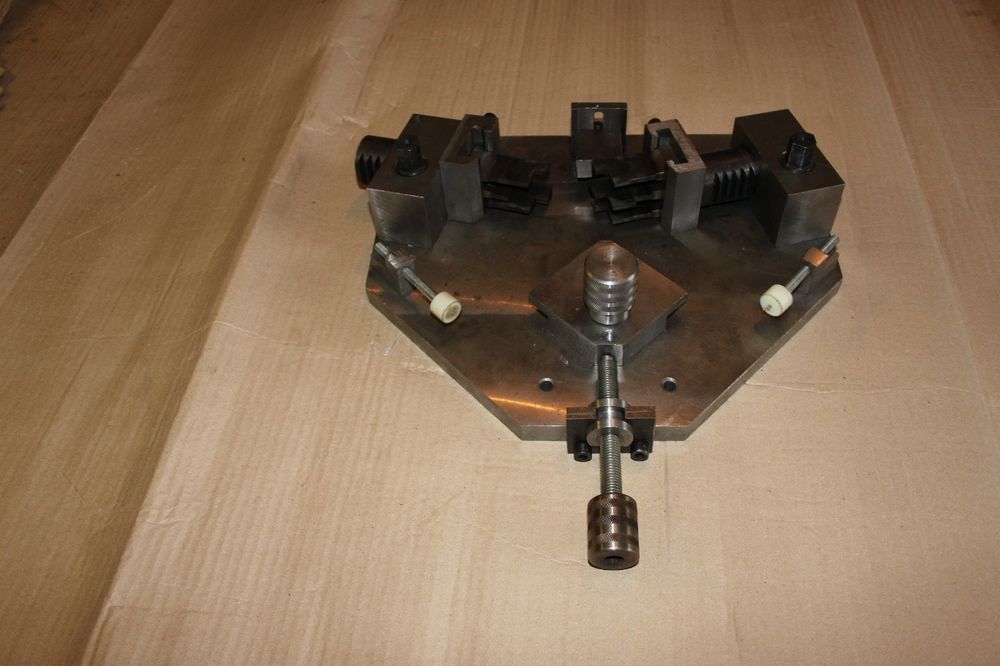 Ручной прес для алюминиевых окон